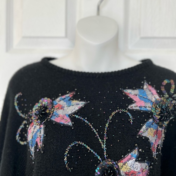 Vintage beaded and appliqué flower sweater, black, medium. - Picture 2 of 7
